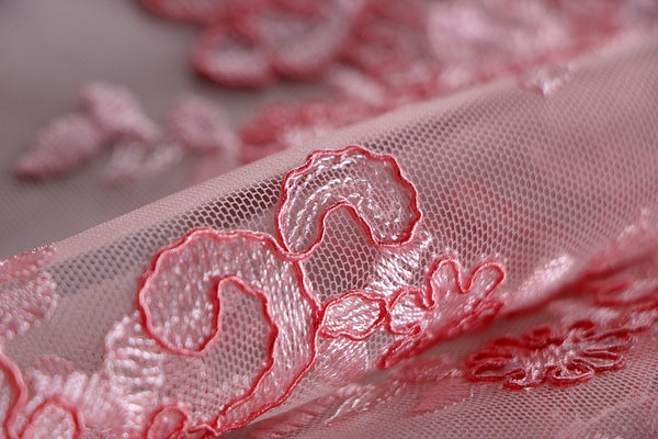Tessuto Tulle Ricamato Fiori Piccoli TC001083 per Abbigliamento