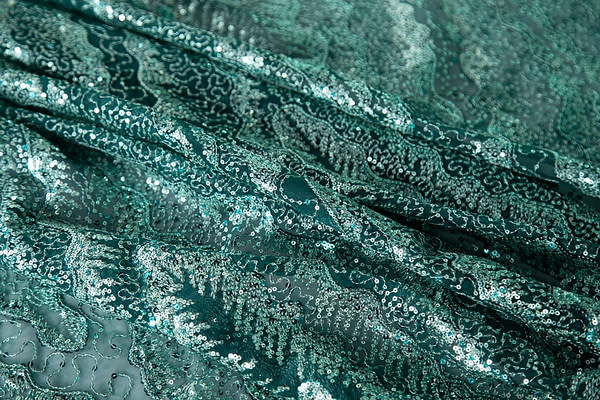 Geometric Laces-Embroidery Apparel Fabric UN001189