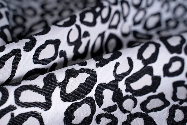 Animalier Jacquard Apparel Fabric UN001210
