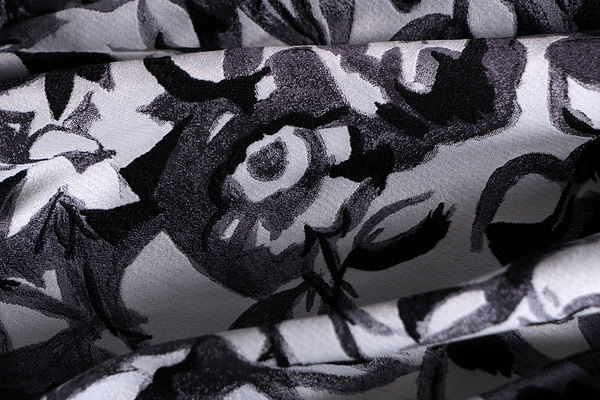 Flowers Jacquard Apparel Fabric UN001258