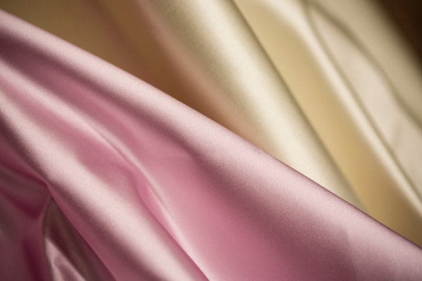 Fine Italian silk crêpe back satin fabric for high fashion and dressmaking | new tess