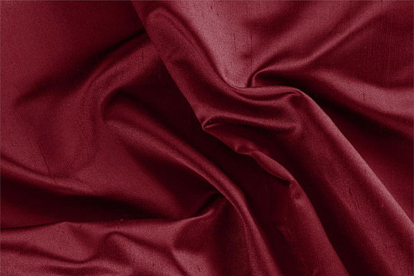 Tissu Couture Satin Shantung Rouge rubis en Soie