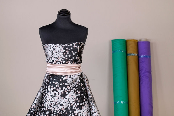 Polka dot jacquard fabric for dressmaking | new tess