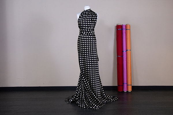 Tissu Raso Se Ominibus Pois 201901 Blanc, Noir en Soie