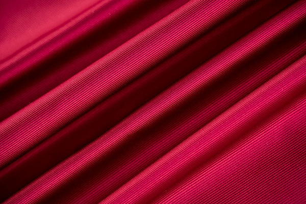 Ruby red dogaressa fabric in pure ribbed silk | new tess