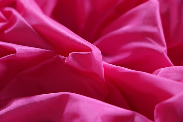 Cyclamen fuxia taffeta fabric in pure silk | new tess