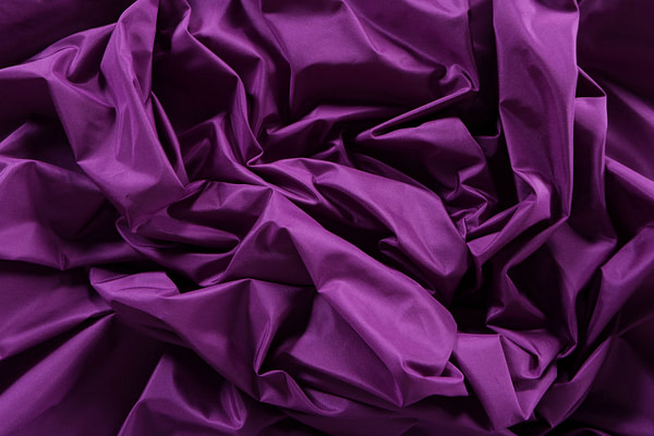 Cardinal purple taffeta fabric in pure silk | new tess