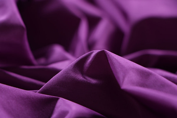 Cardinal purple taffeta fabric in pure silk | new tess