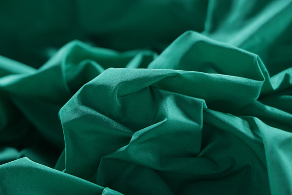 Green green taffeta fabric in pure silk | new tess