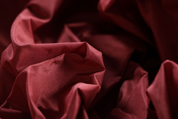 Brick brown taffeta fabric in pure silk | new tess