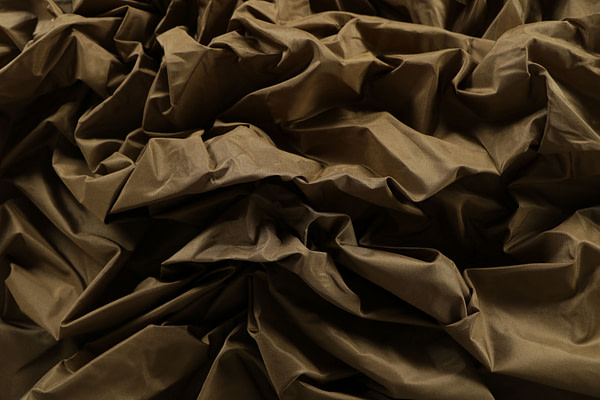Oil green taffeta fabric in pure silk | new tess