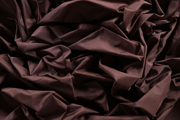Chestnut brown taffeta fabric in pure silk | new tess