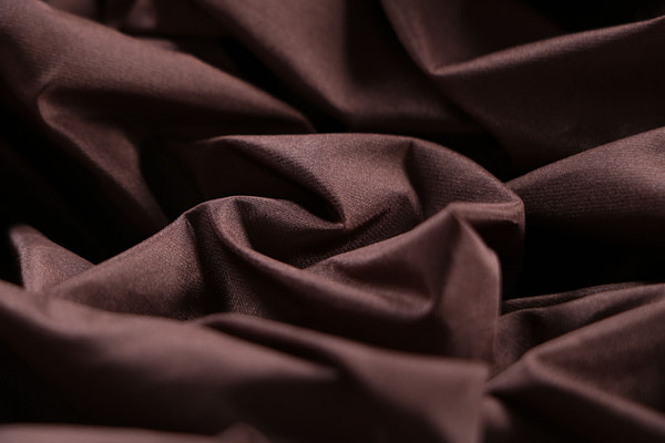Chestnut brown taffeta fabric in pure silk | new tess