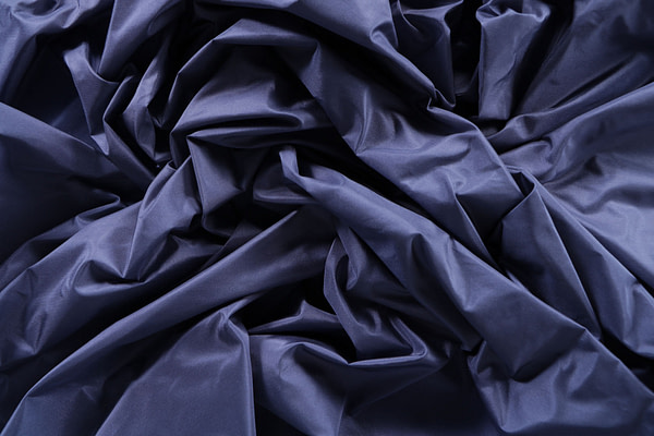 Cobalt blue taffeta fabric in pure silk | new tess