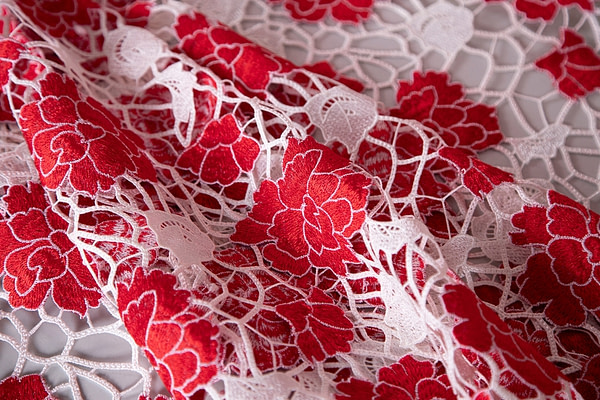 Flowers Laces-Embroidery Apparel Fabric UN001185