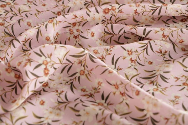 Tissu Crêpe de Chine Rose en Soie pour vêtements