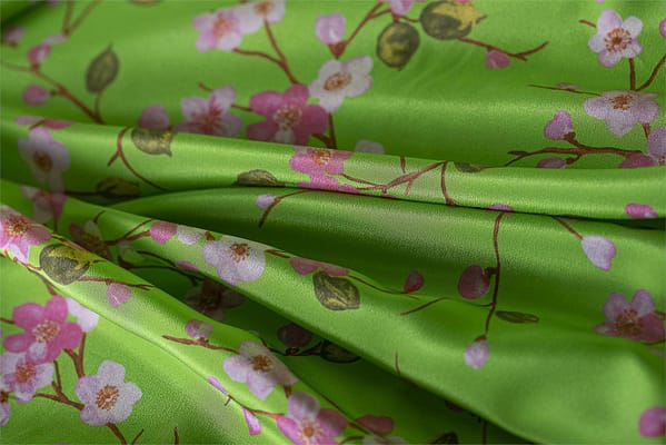 Tessuto crepe de chine di pura seta con disegno floreale | new tess