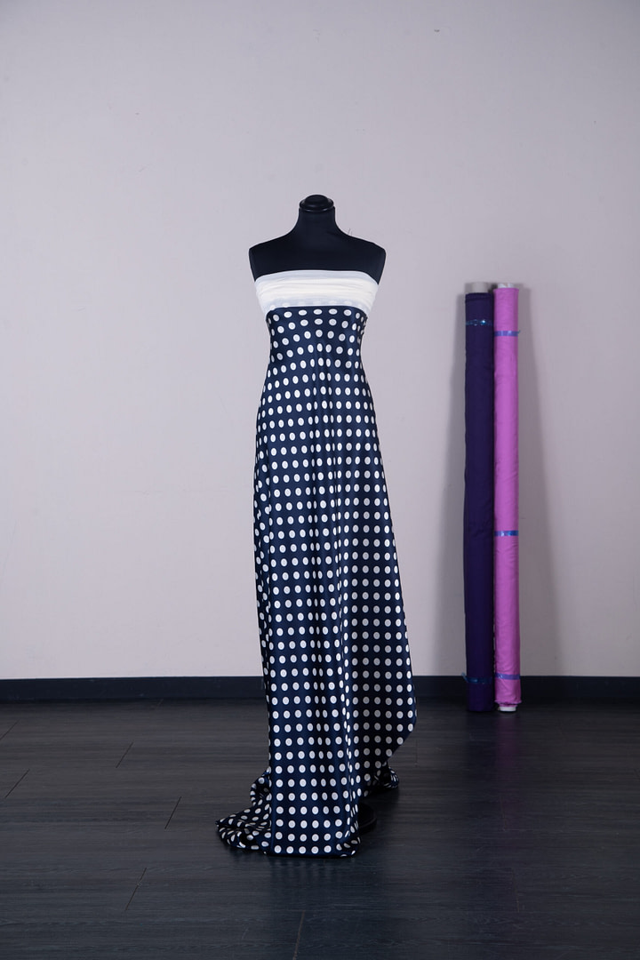 Blue and white polka dot crepe satin fabric en pure silk - new tess
