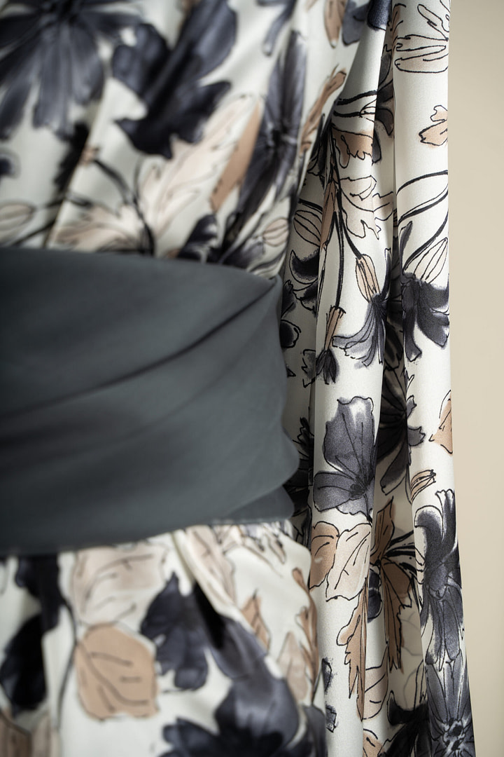 Floral silk crepe satin in pure silk - new tess