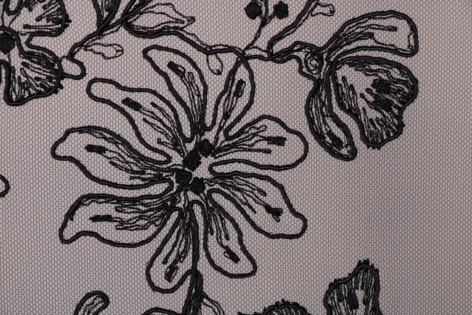 TULLE EMBROIDERY LACE MA-1 最終値下げ Laces-Embroidery Apparel Fabric TC001305