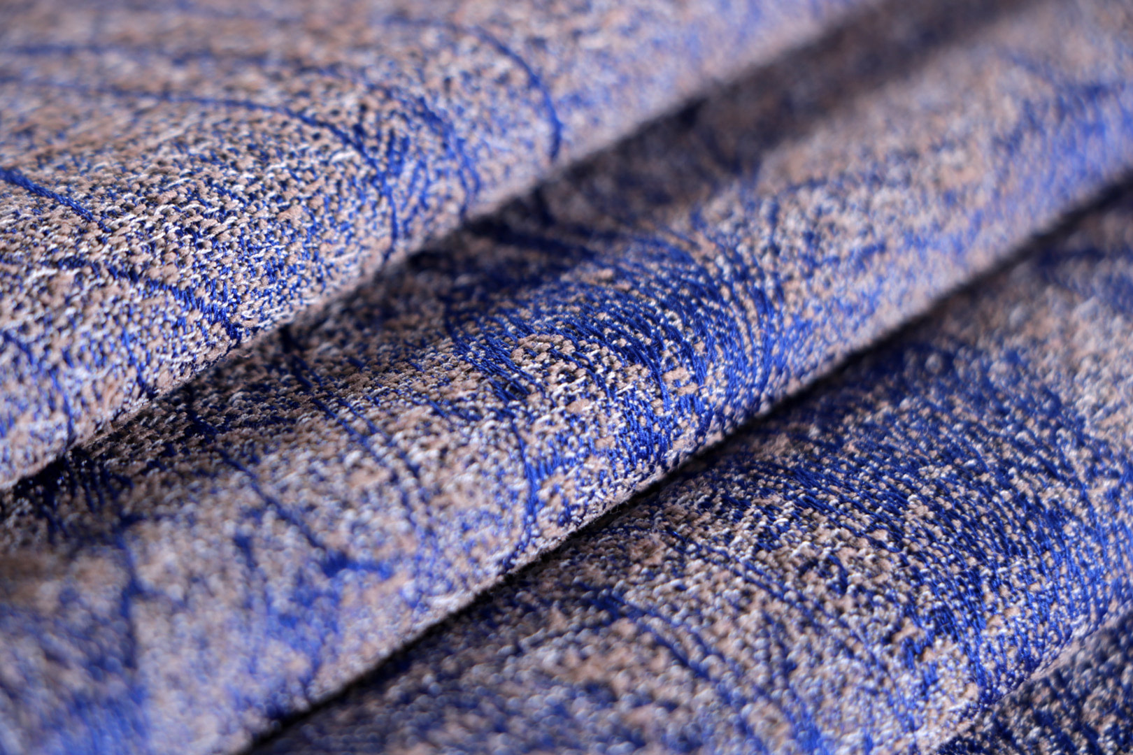 Illustrated Jacquard Apparel Fabric UN001371